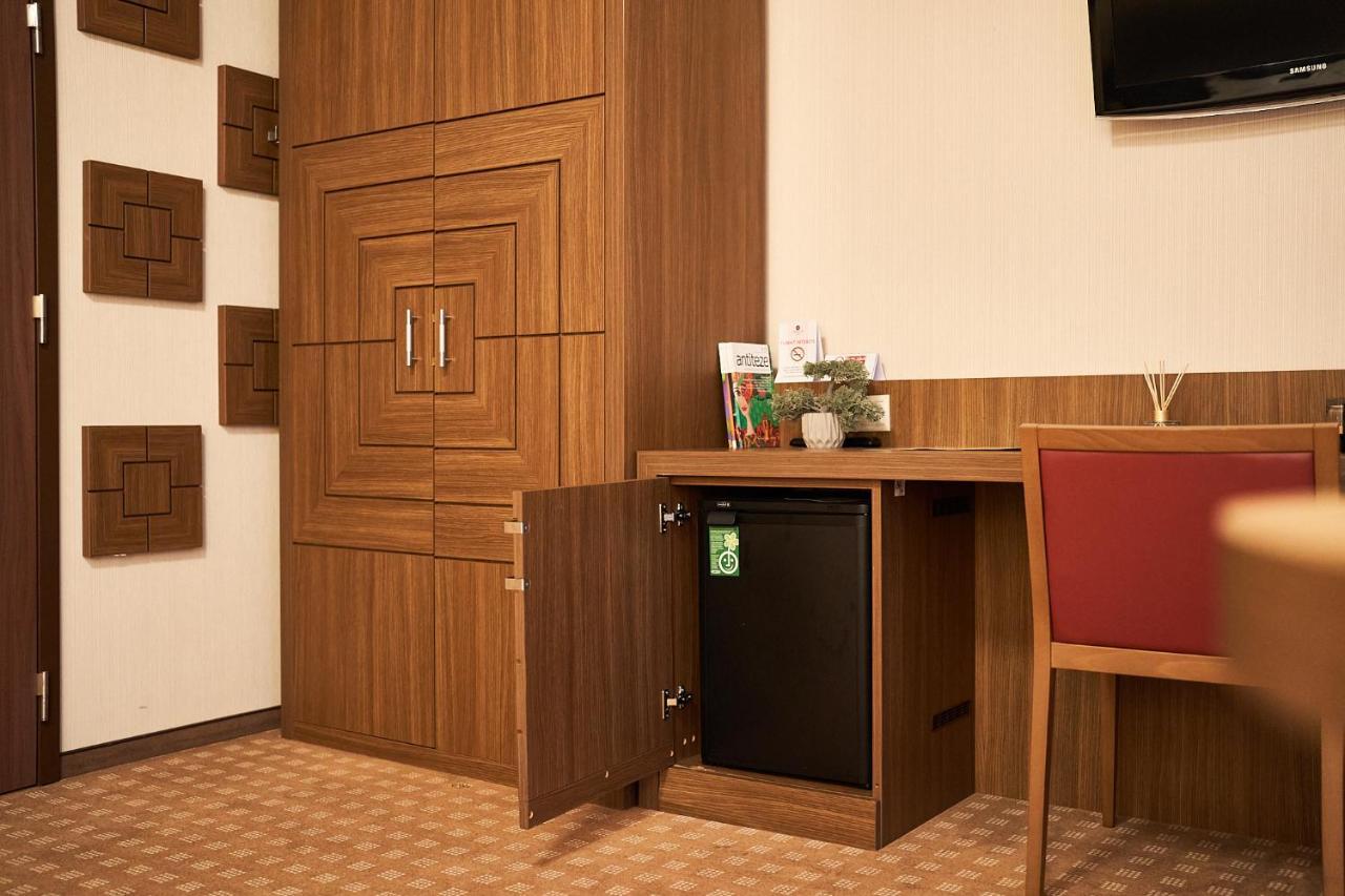 Petrodava One Piatra Neamţ エクステリア 写真